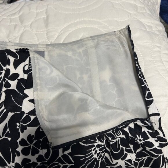 Ann Taylor black floral silk skirt - Picture 8 of 8